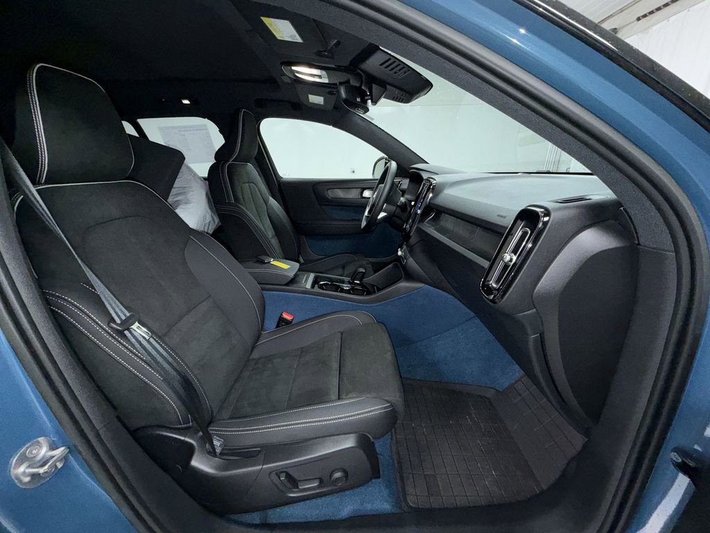 Used 2023 Volvo XC40 Recharge Plus w/ Protection Package Premier image 11
