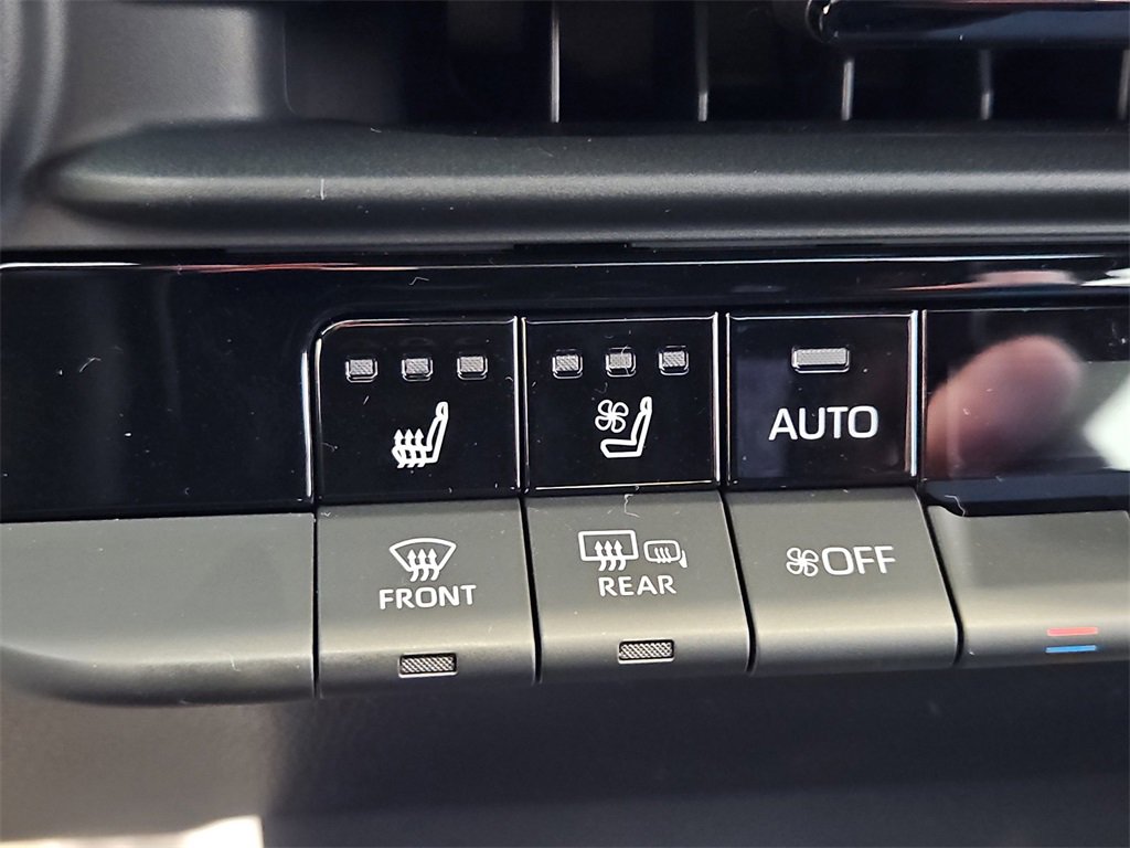 New 2026 Toyota Crown Platinum image 12