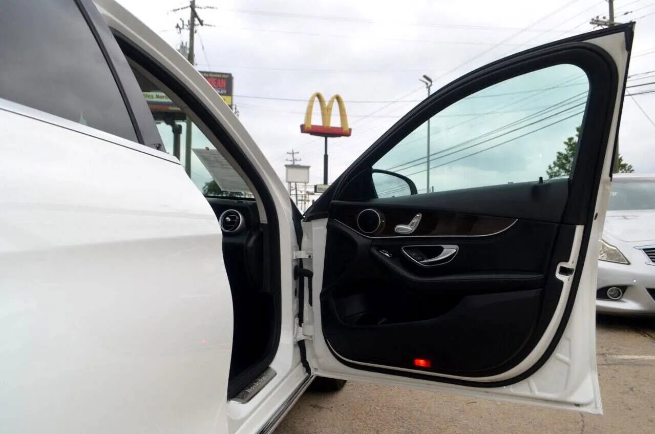 Used 2015 Mercedes-Benz C 300 Sedan image 26