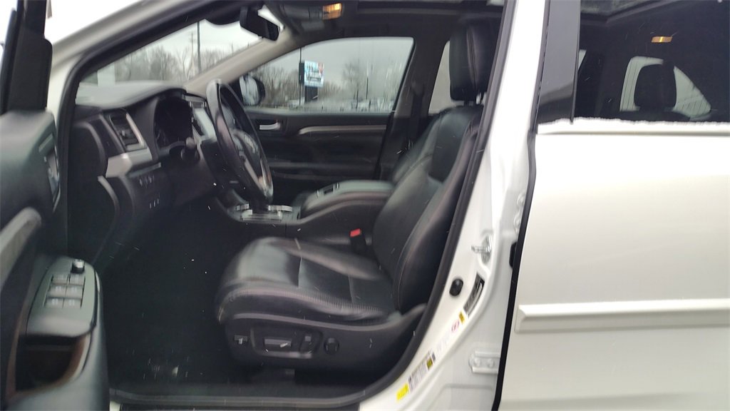 Used 2018 Toyota Highlander Limited Platinum image 7