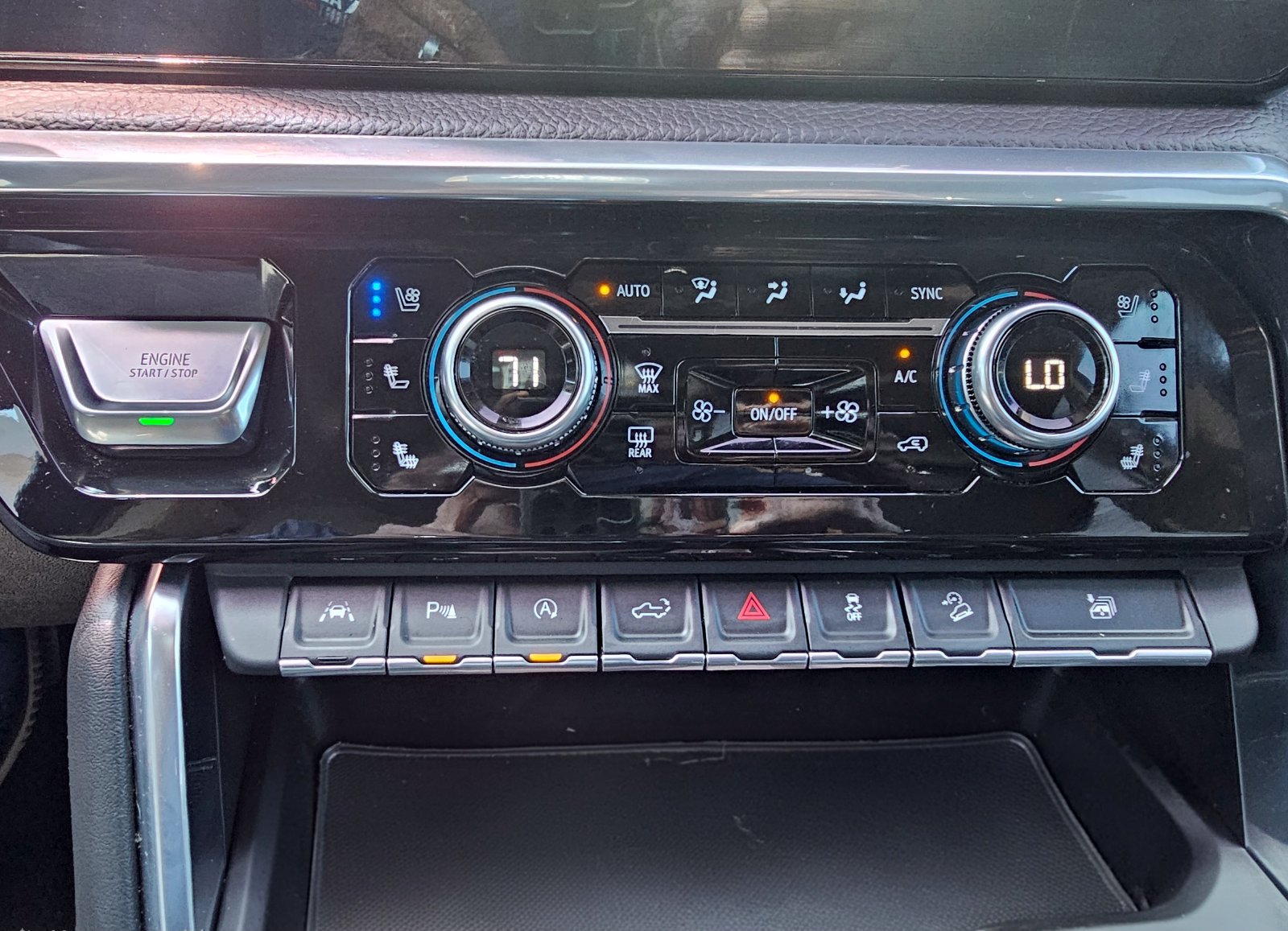 Used 2023 GMC Sierra 1500 Denali w/ Technology Package AWD/4WD image 25