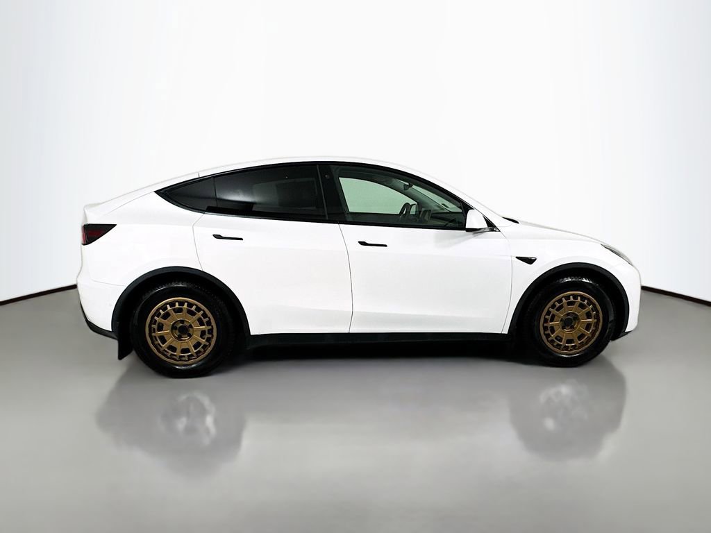 Used 2022 Tesla Model Y Long Range AWD/4WD image 9