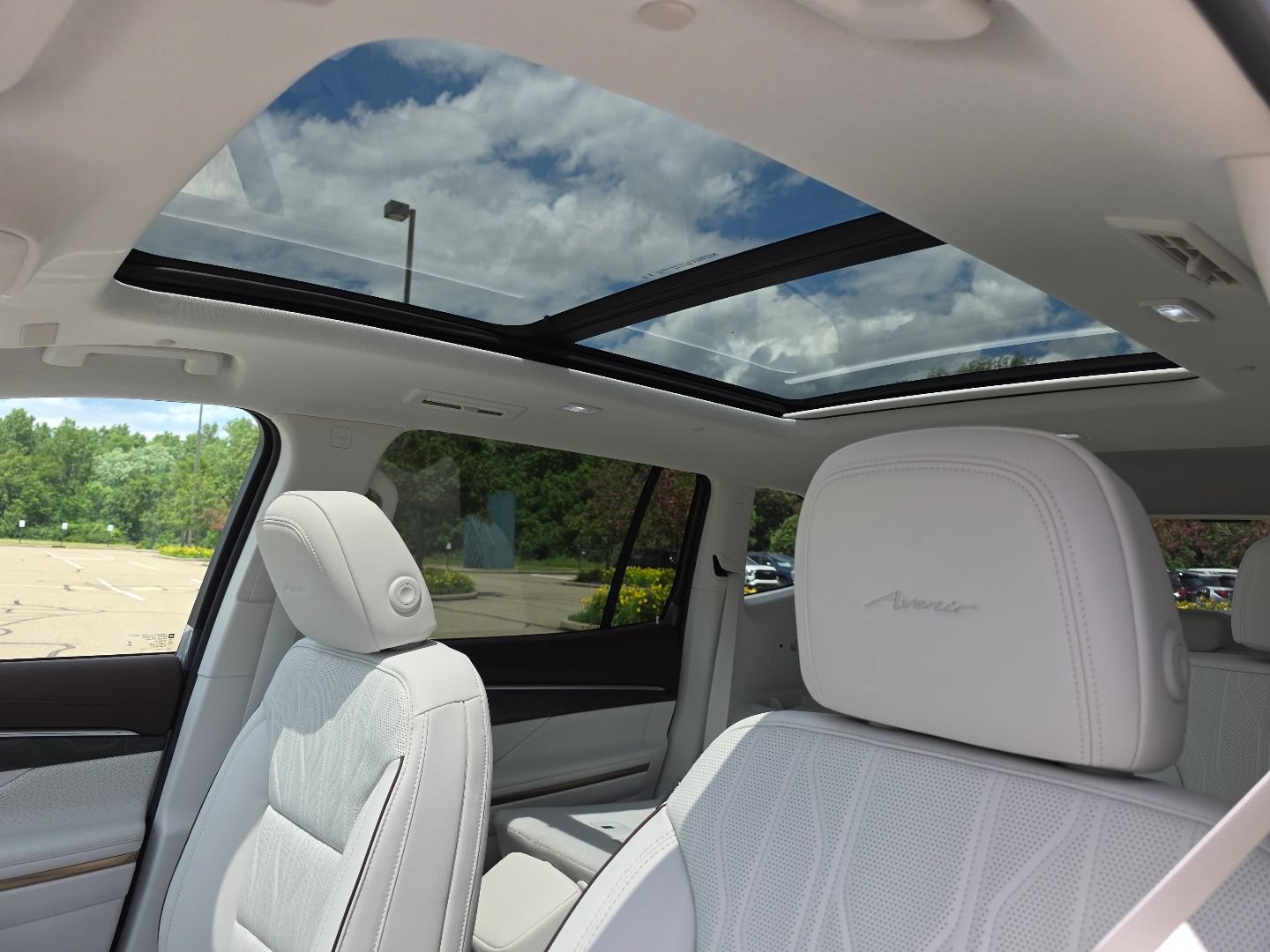 New 2026 Buick Enclave Avenir w/ Super Cruise Package AWD/4WD image 5