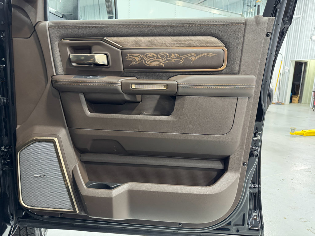 Used 2025 RAM 3500 Longhorn image 23