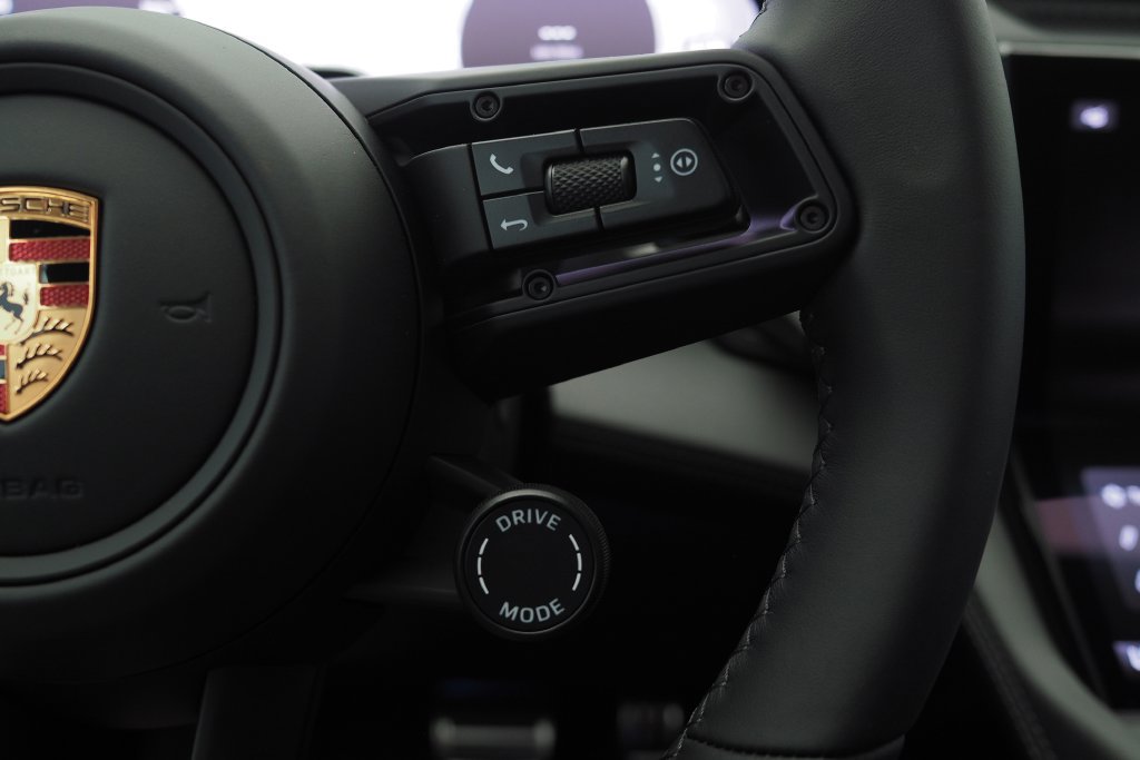 New 2026 Porsche Cayenne Electric Coupe AWD/4WD image 17