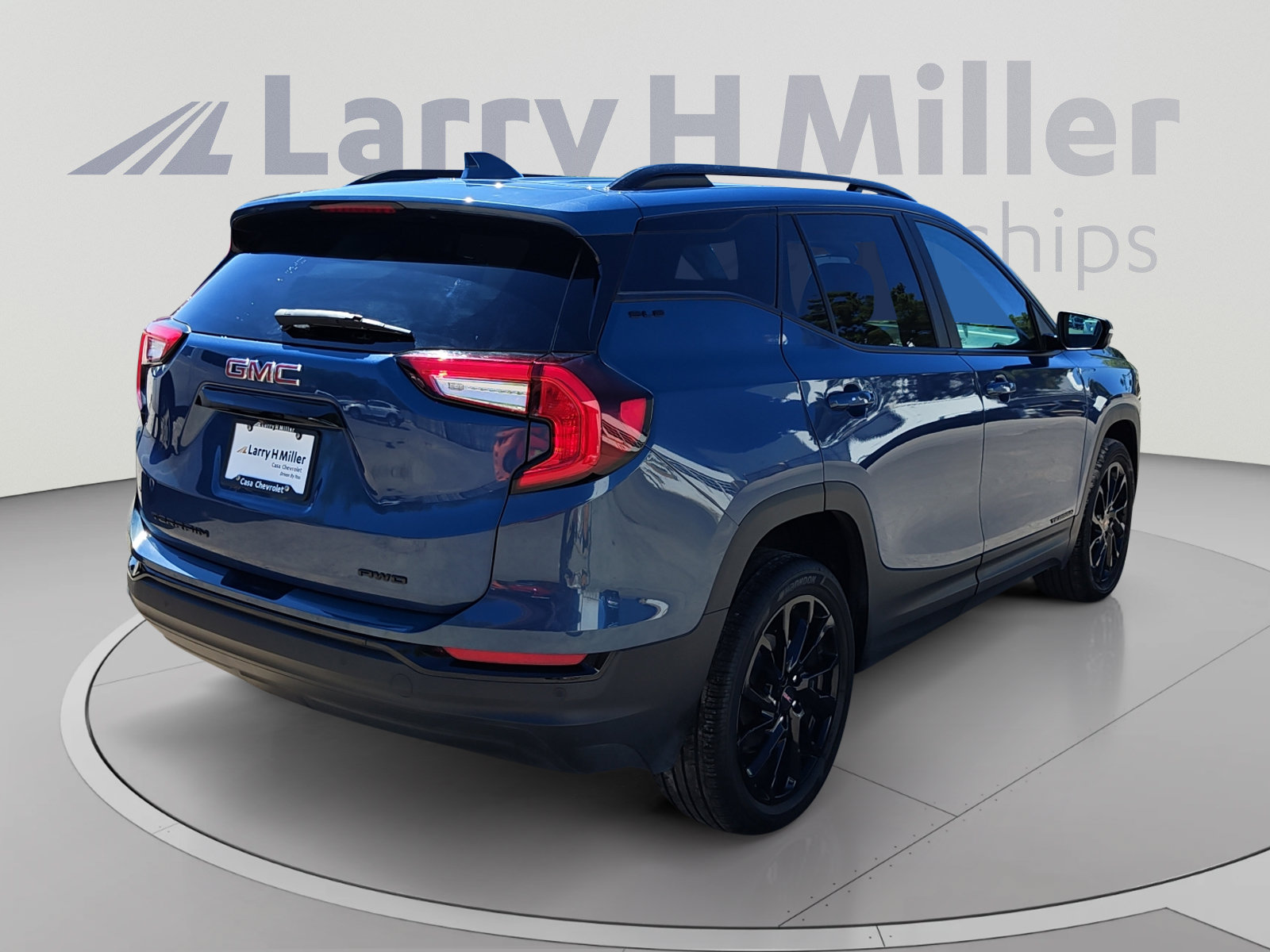 Used 2024 GMC Terrain SLE w/ Driver Convenience Package AWD/4WD image 5