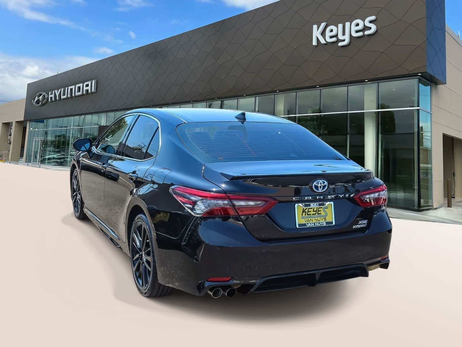 Used 2024 Toyota Camry XSE w/ Cold Weather Package FWD image 7