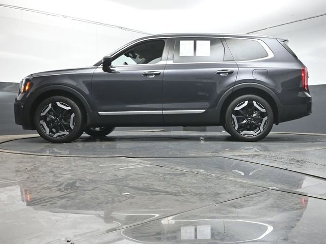 Used 2025 Kia Telluride S FWD image 37