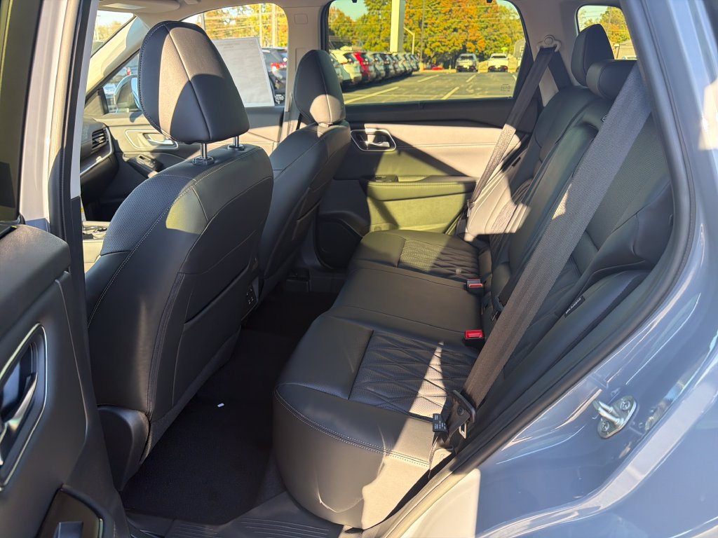 New 2026 Nissan Rogue Platinum w/ Platinum Premium Package AWD/4WD image 14