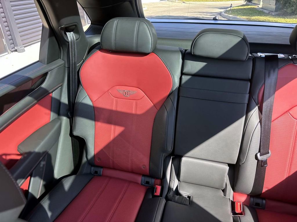 Certified 2022 Bentley Bentayga image 15