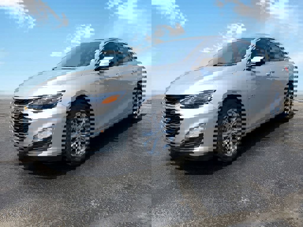 Used 2019 Chevrolet Malibu LT image 2