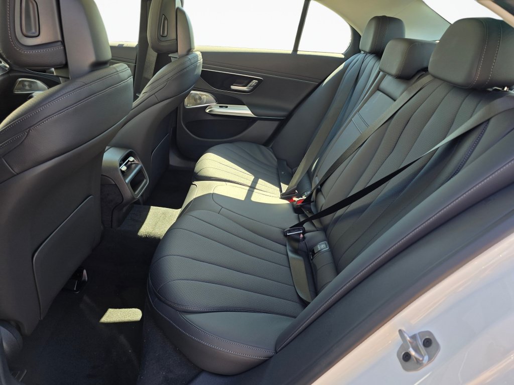 New 2026 Mercedes-Benz E 350 4MATIC Sedan image 17