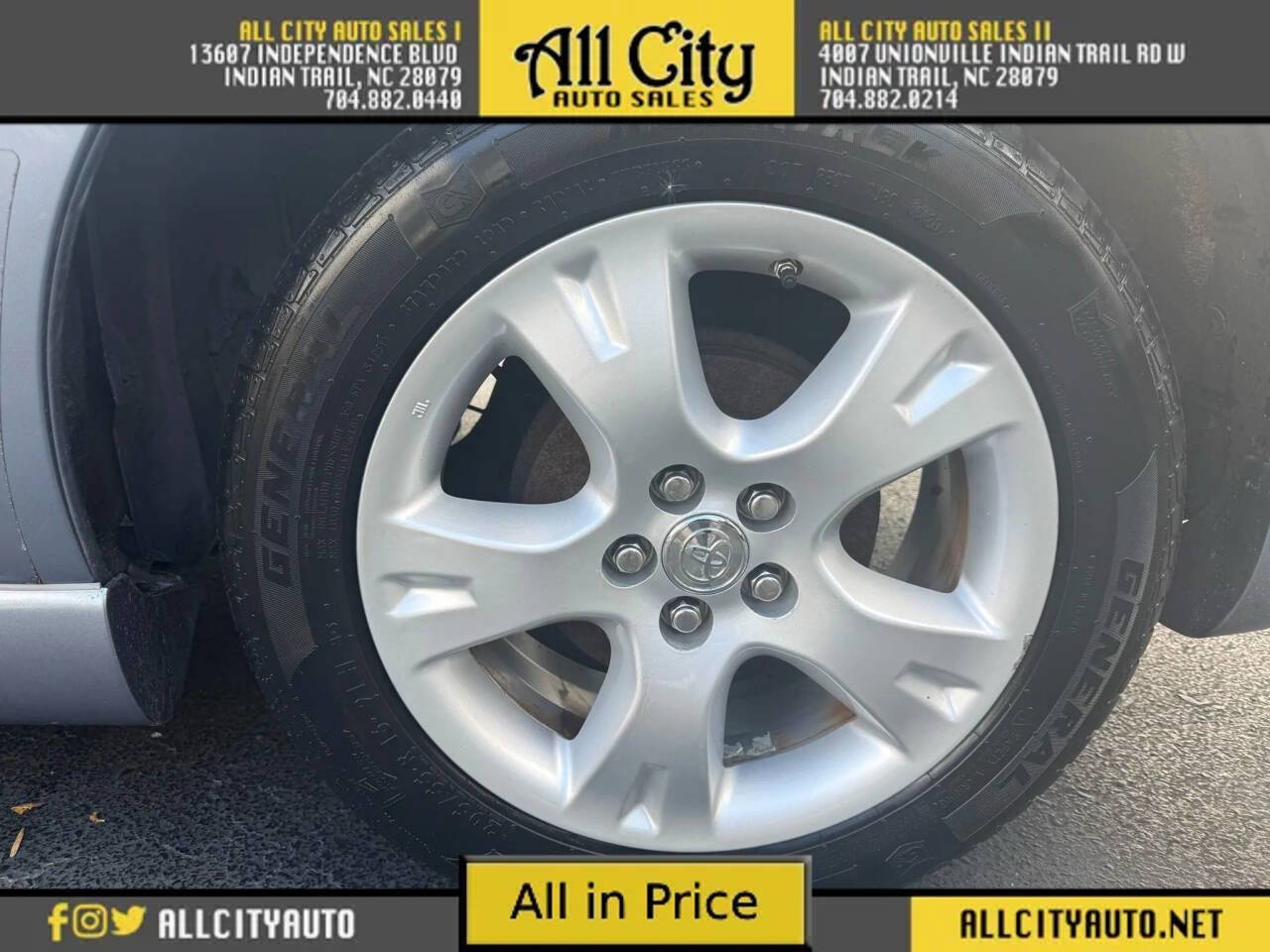 Used 2008 Toyota Matrix XR image 28