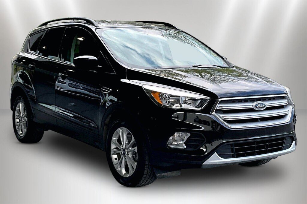 Used 2018 Ford Escape SE w/ SE Sync 3 Package