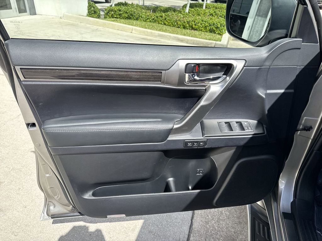 Used 2023 Lexus GX 460 Premium image 39
