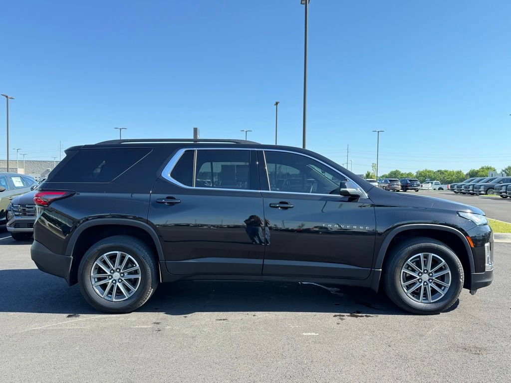 Used 2024 Chevrolet Traverse LT w/ LPO, Floor Liner Package FWD image 4