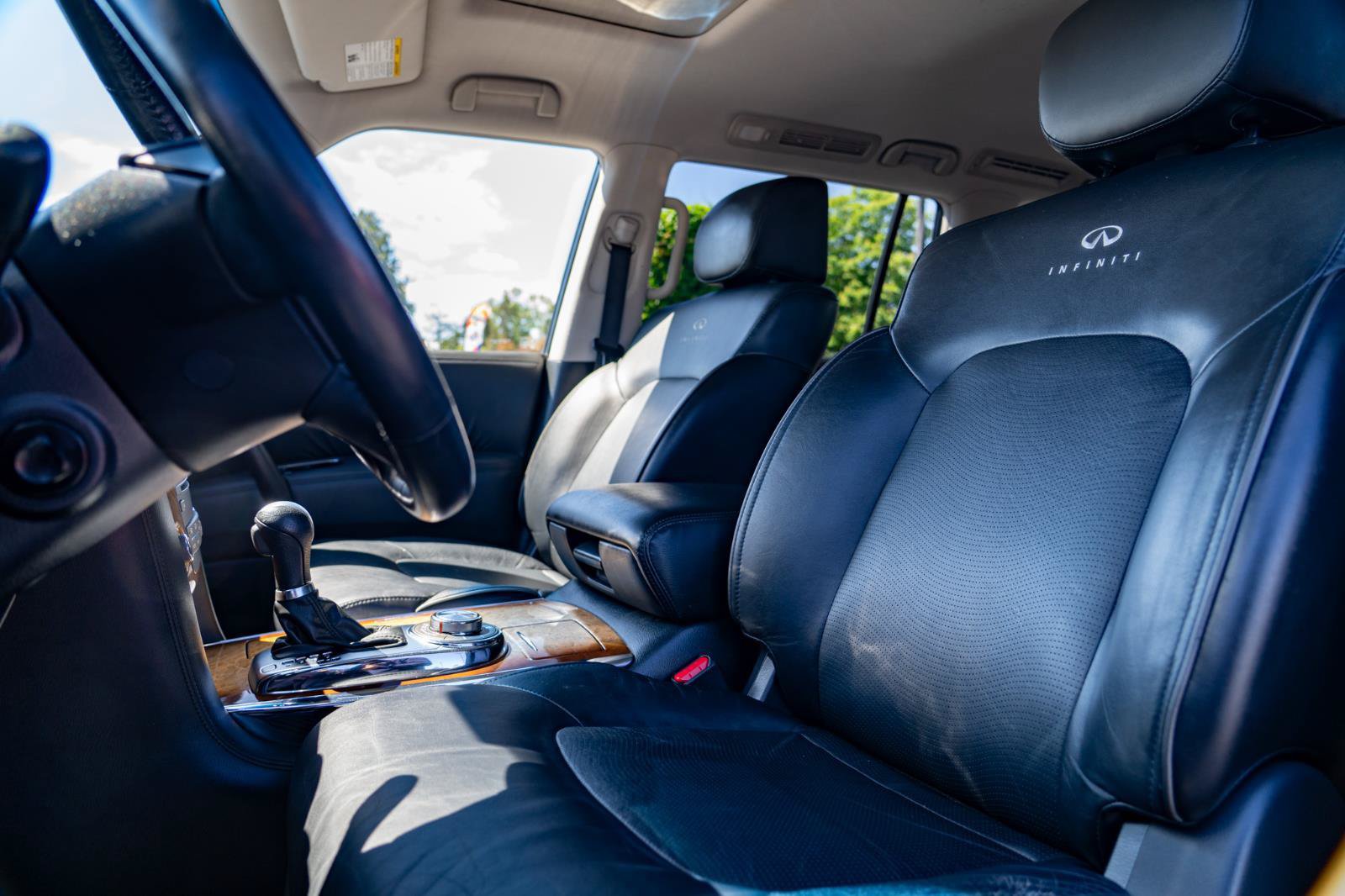 Used 2011 INFINITI QX56 4WD w/ Theater Pkg image 15