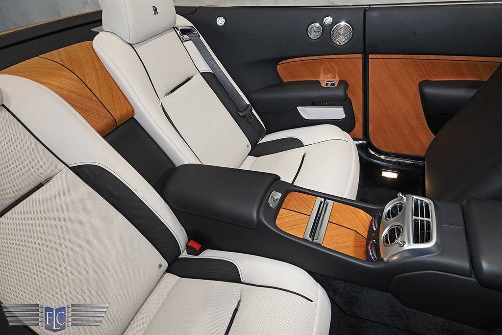 Used 2017 Rolls-Royce Dawn RWD image 25