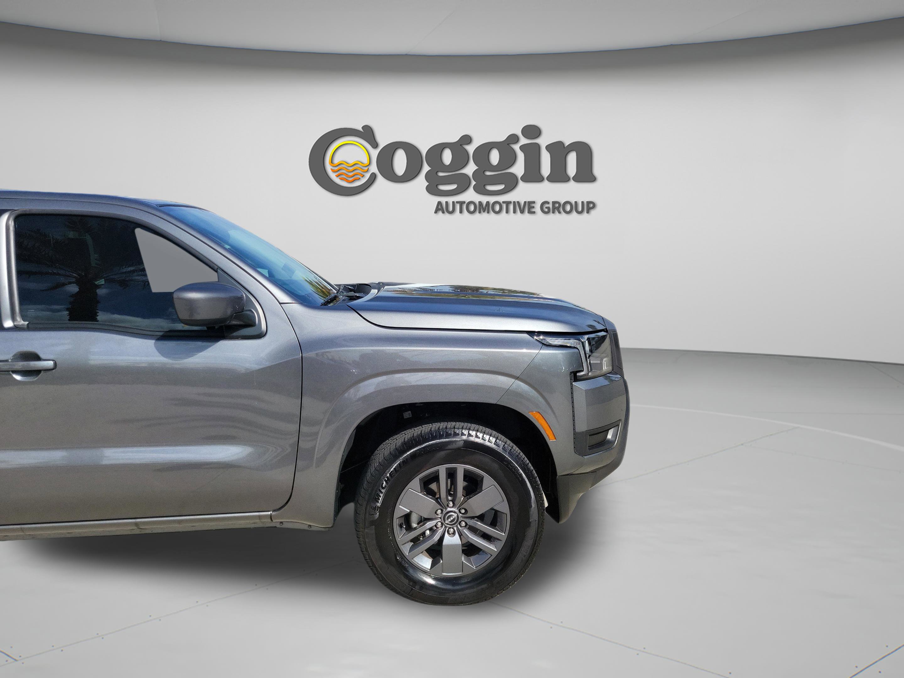 Used 2025 Nissan Frontier SV RWD image 32