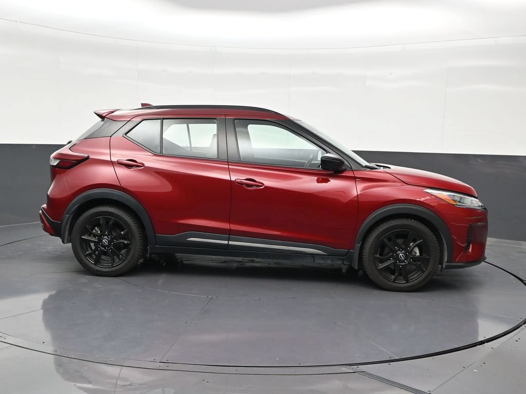 Used 2023 Nissan Kicks SR w/ SR Premium Package FWD image 7