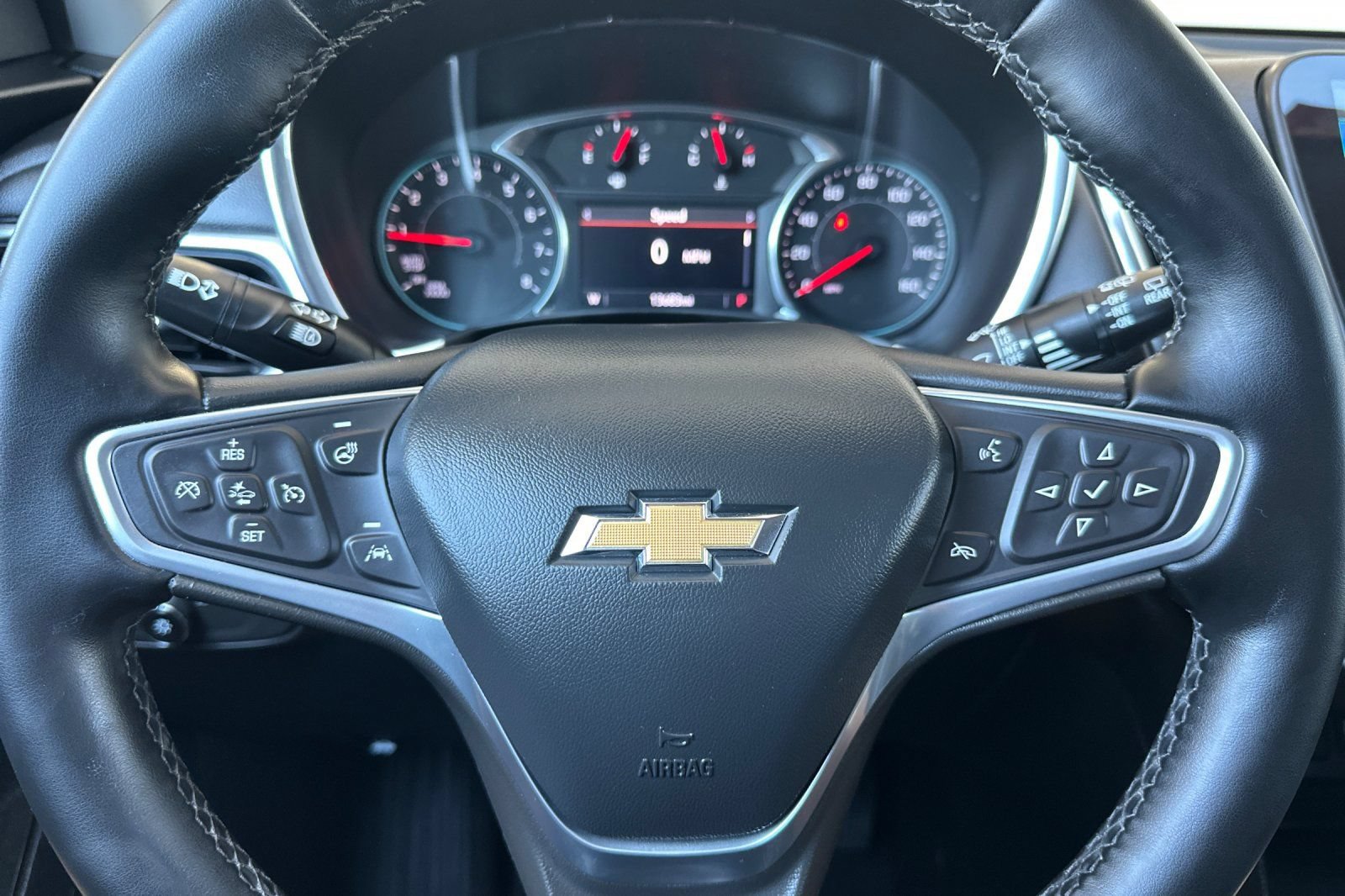 Used 2023 Chevrolet Equinox LT FWD image 28
