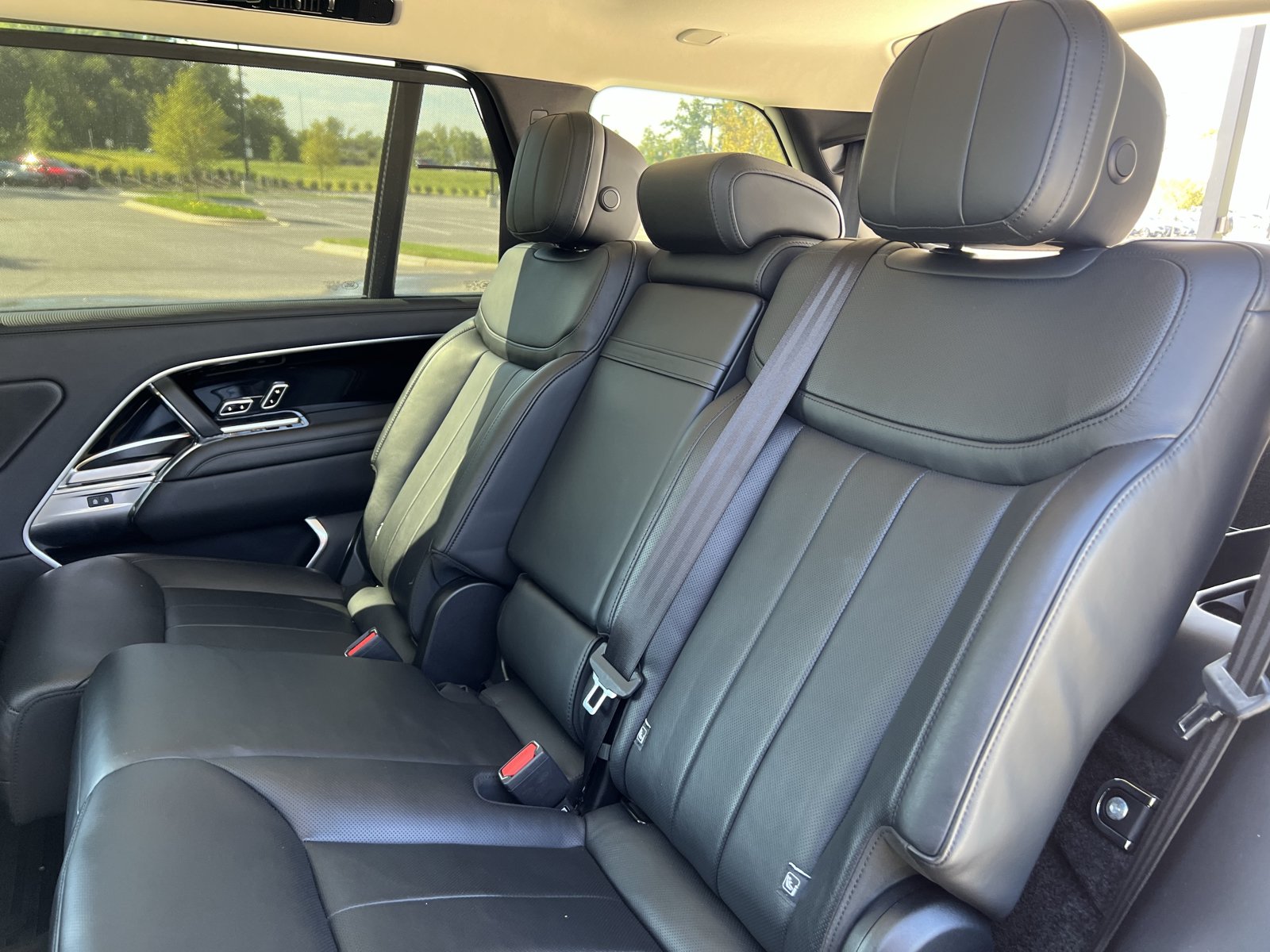 Used 2024 Land Rover Range Rover Long Wheelbase SE AWD/4WD image 31