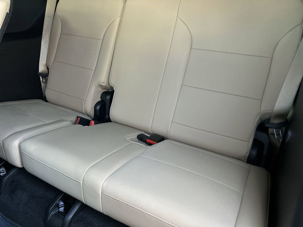 Used 2025 Buick Enclave Preferred FWD image 35