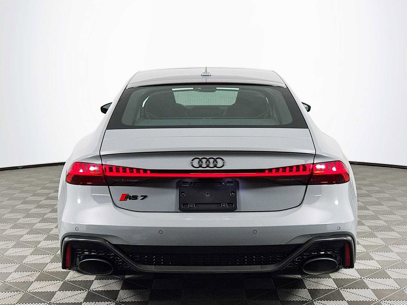 Used 2022 Audi RS 7 4.0T w/ Carbon Optic Package image 6
