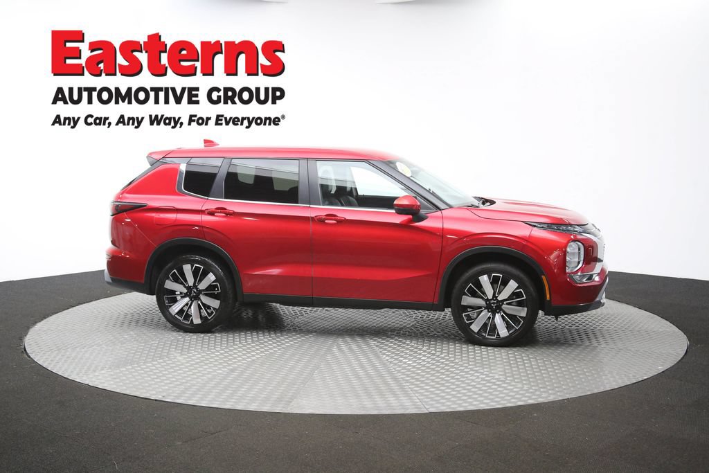 Used 2025 Mitsubishi Outlander SE AWD/4WD image 47