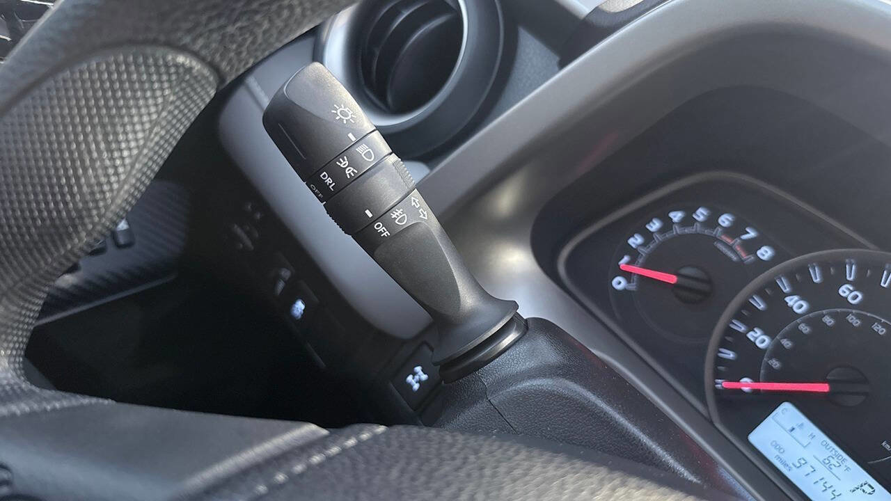 Used 2014 Toyota RAV4 XLE AWD/4WD image 22