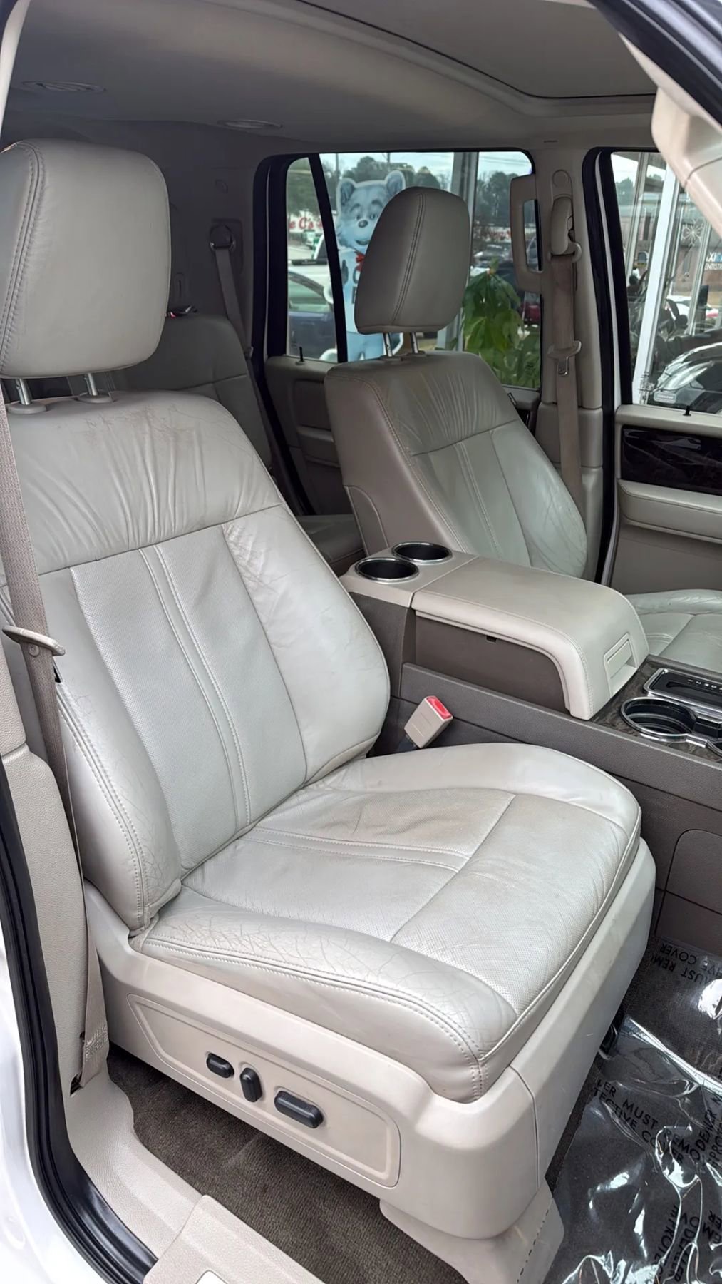Used 2016 Lincoln Navigator Select image 34