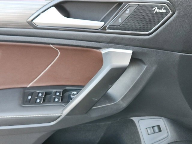 Used 2024 Volkswagen Tiguan SEL R-Line image 9