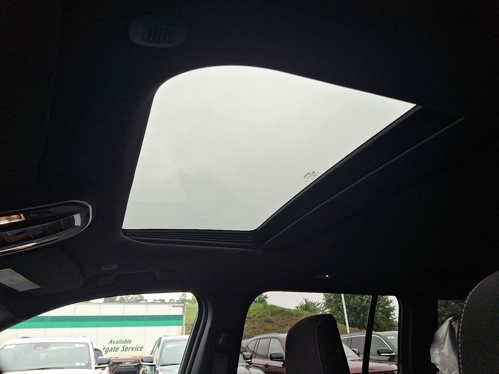 New 2025 Jeep Grand Cherokee Laredo X image 14