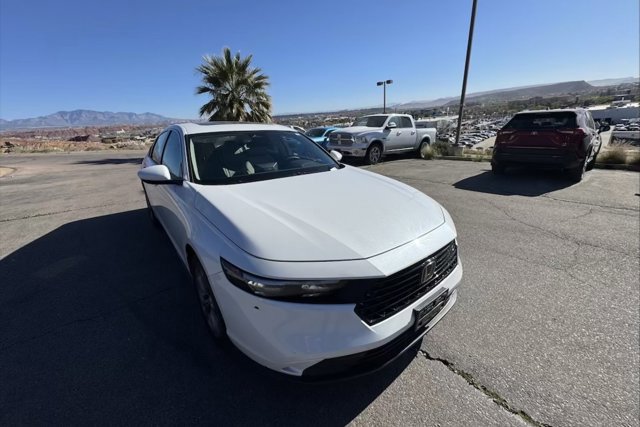 Used 2023 Honda Accord EX image 7