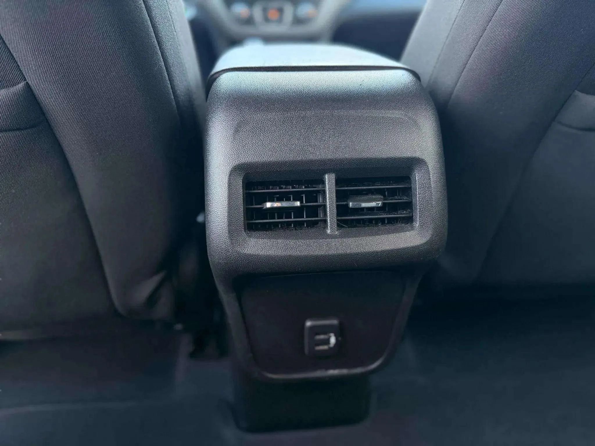 Used 2019 Chevrolet Equinox LS image 17