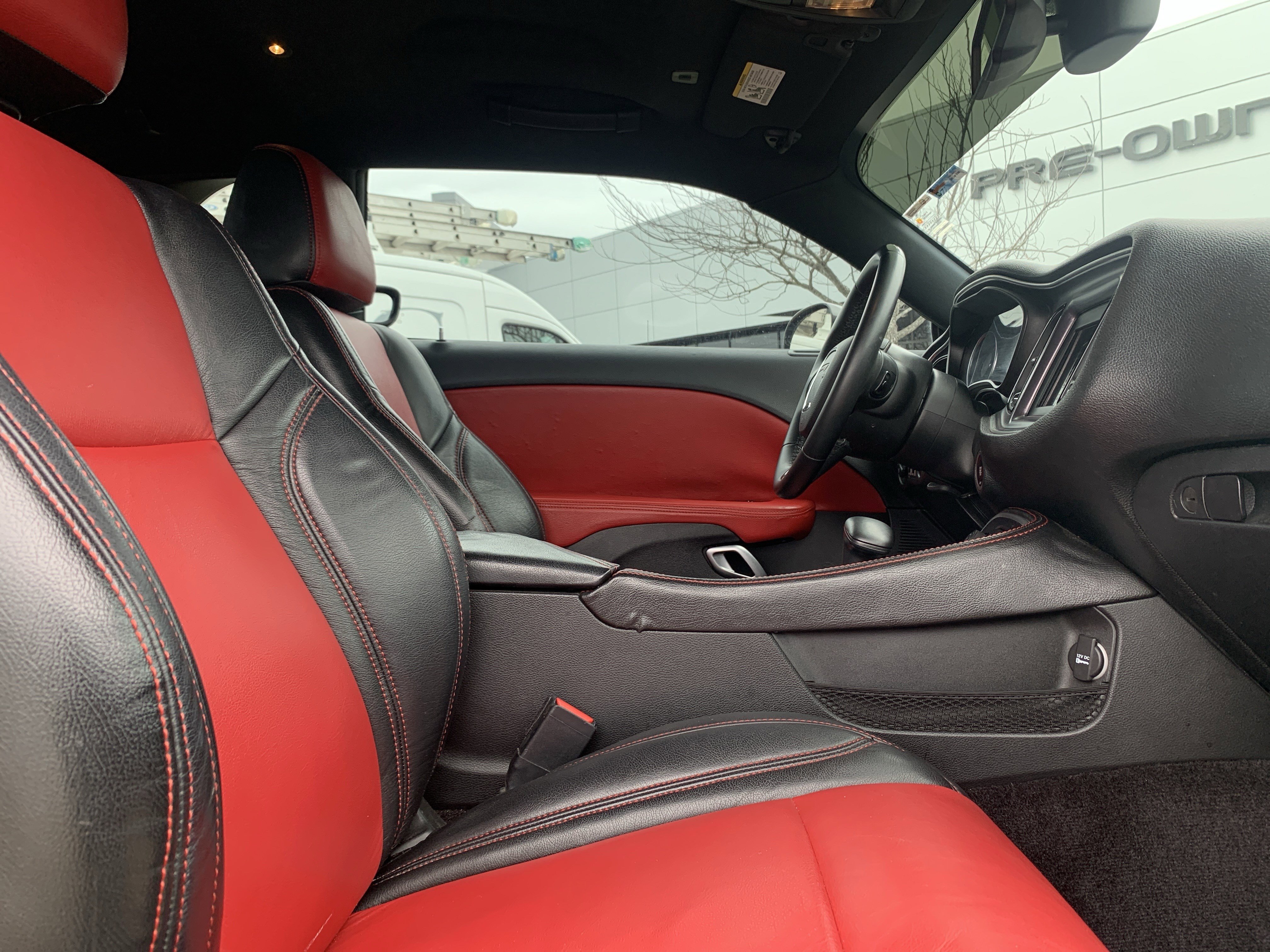 Used 2018 Dodge Challenger SXT image 35