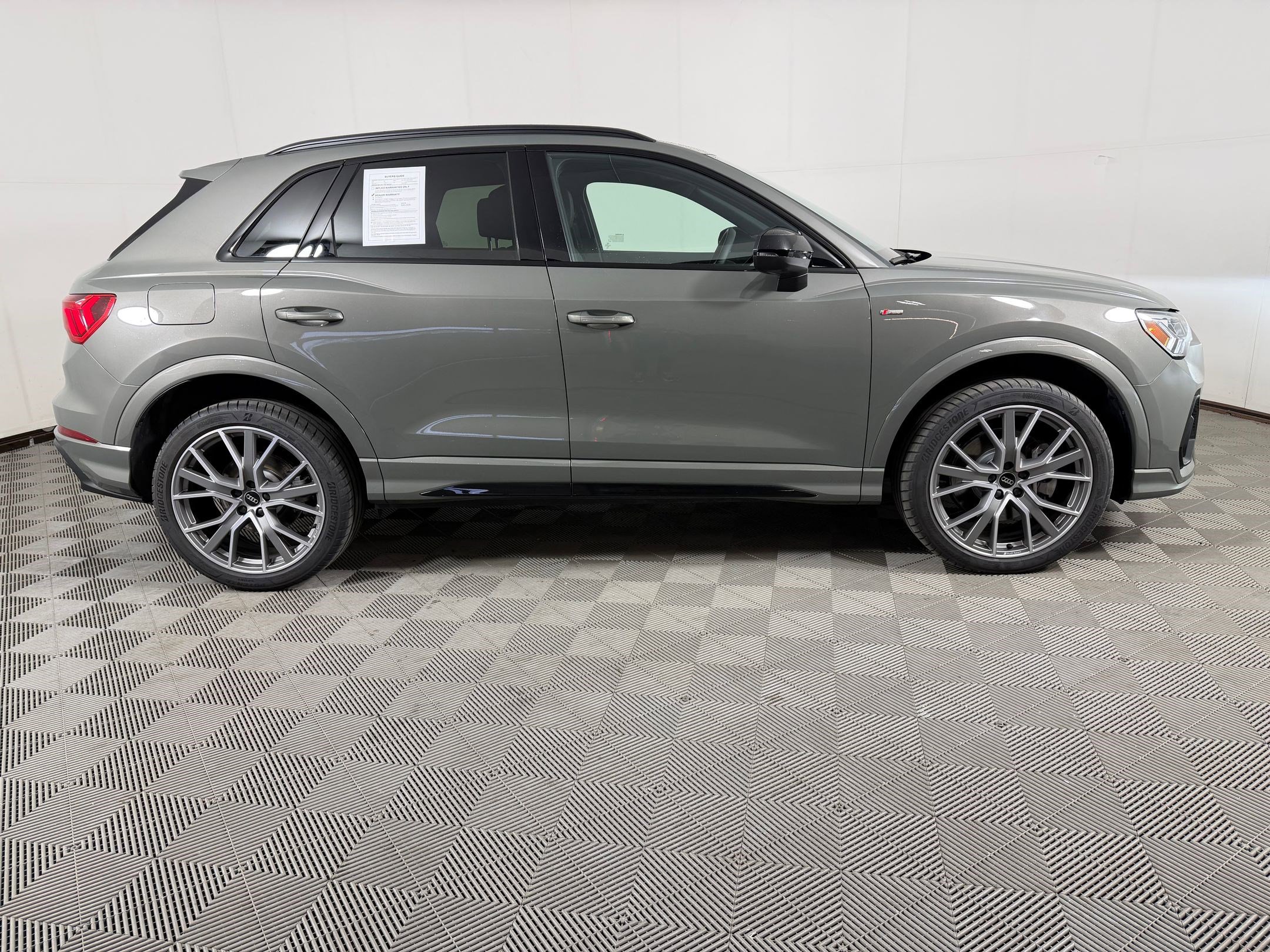Certified 2025 Audi Q3 2.0T Premium Plus w/ Premium Plus Package AWD/4WD image 8