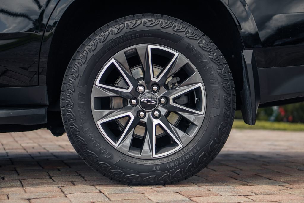 Used 2022 Chevrolet Tahoe RST w/ Sport Performance Package image 16