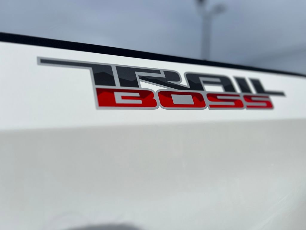 Used 2021 Chevrolet Silverado 1500 LT Trail Boss w/ Convenience Package II image 12