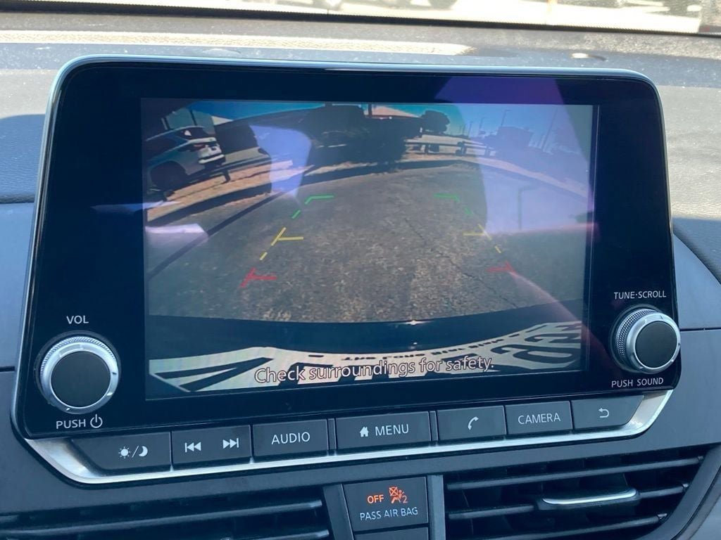 Used 2025 Nissan Altima 2.5 SV image 18