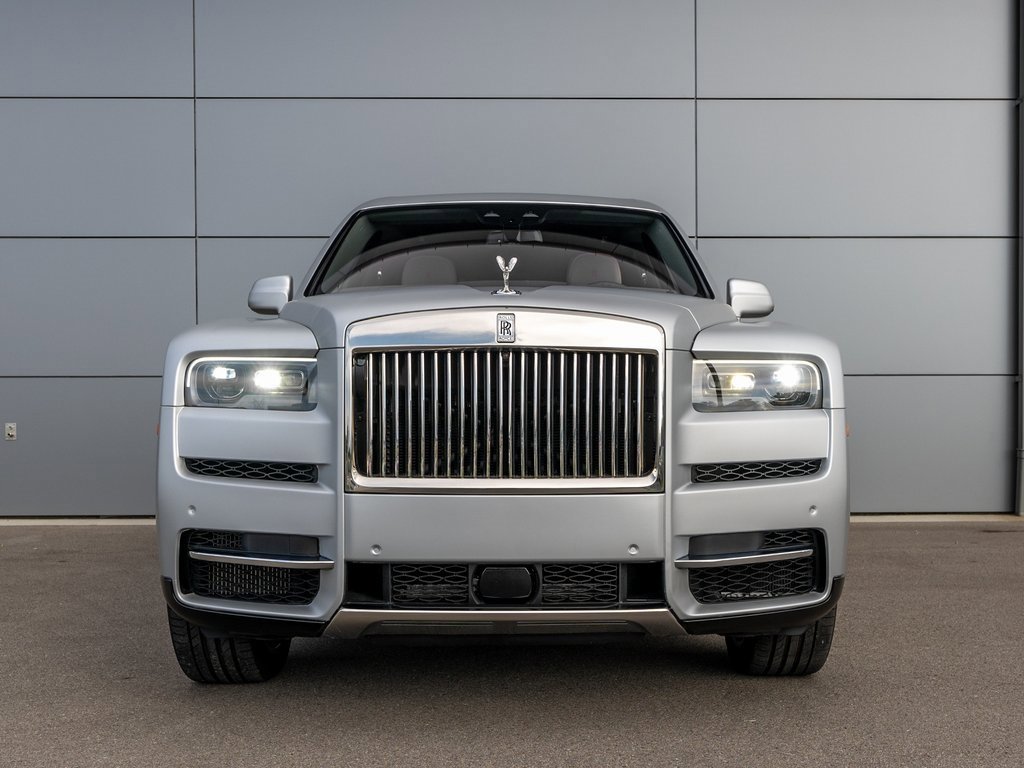 Used 2024 Rolls-Royce Cullinan image 3