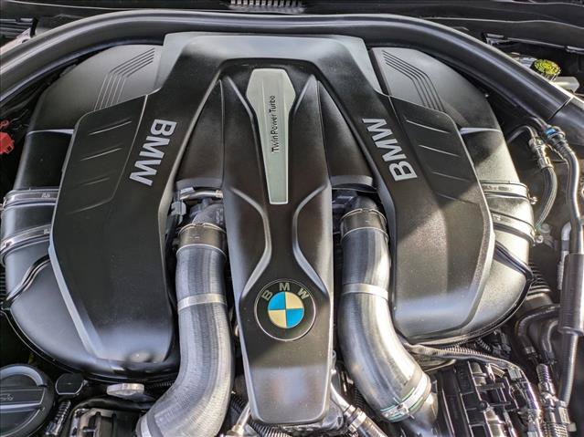 Used 2016 BMW 750Li xDrive AWD/4WD image 25