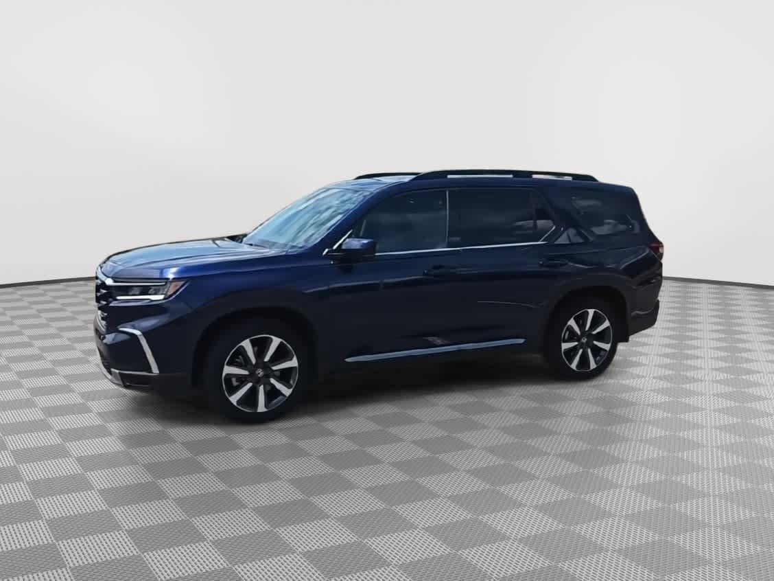 Certified 2024 Honda Pilot Touring image 4