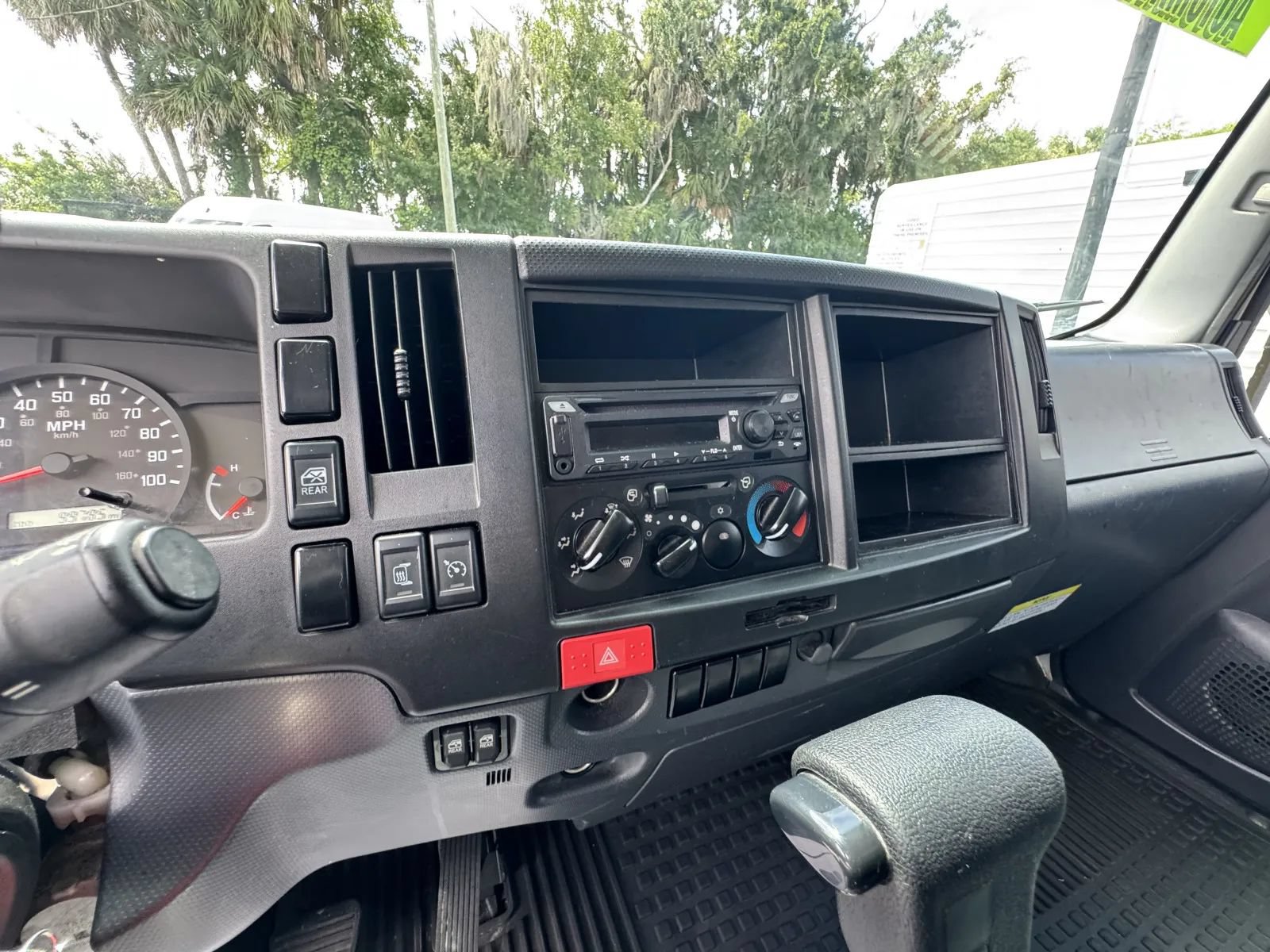 Used 2024 Isuzu NPR RWD image 23