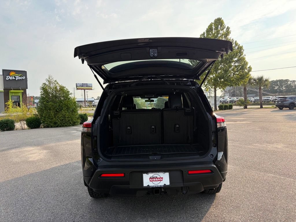 Used 2024 Nissan Pathfinder Rock Creek AWD/4WD image 5