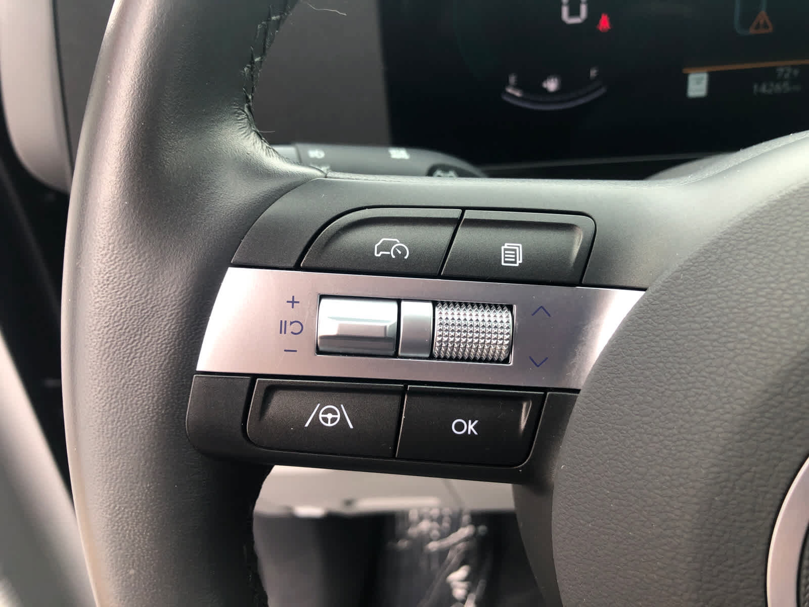 Certified 2025 Hyundai Kona SEL AWD/4WD image 8