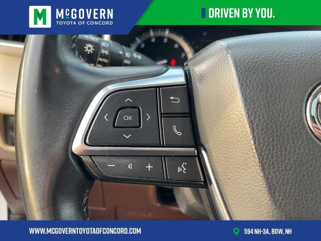Used 2021 Toyota Highlander XLE AWD/4WD image 33