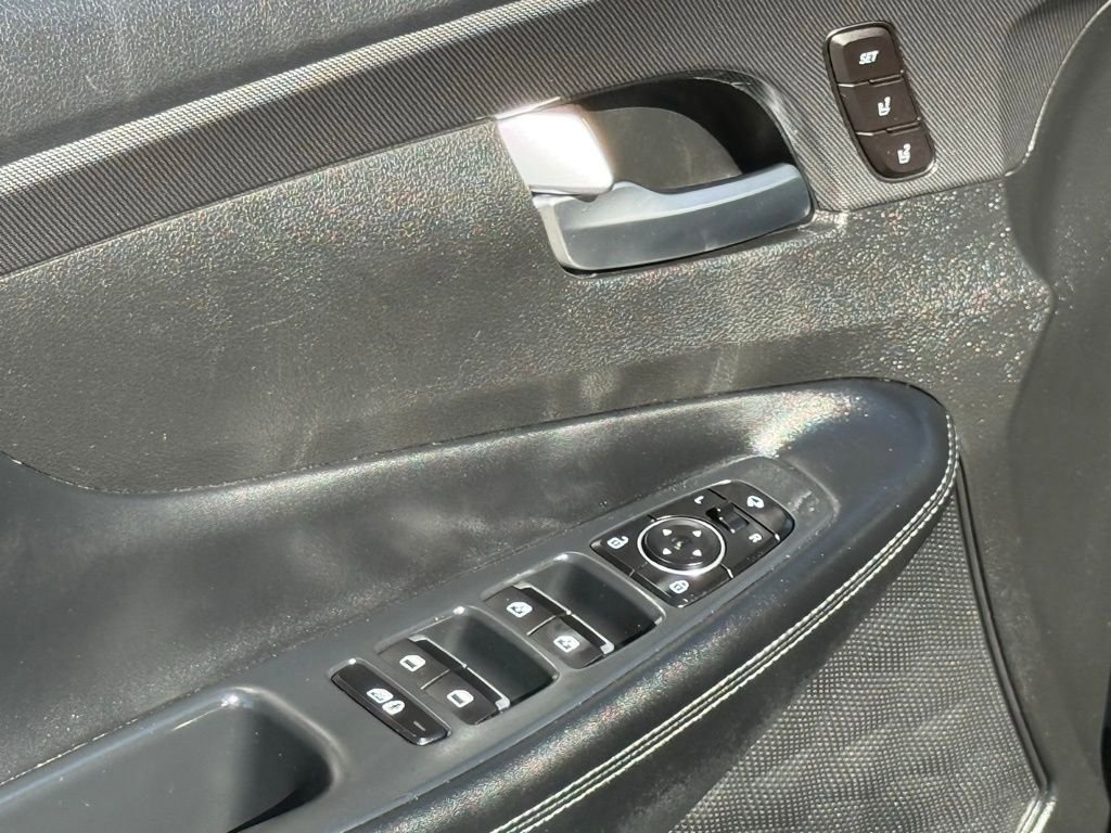 Used 2022 Hyundai Santa Fe Limited image 23