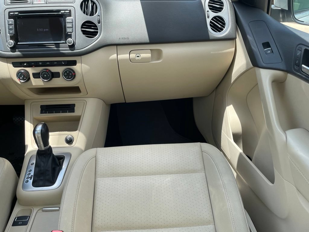Used 2015 Volkswagen Tiguan SE FWD image 23