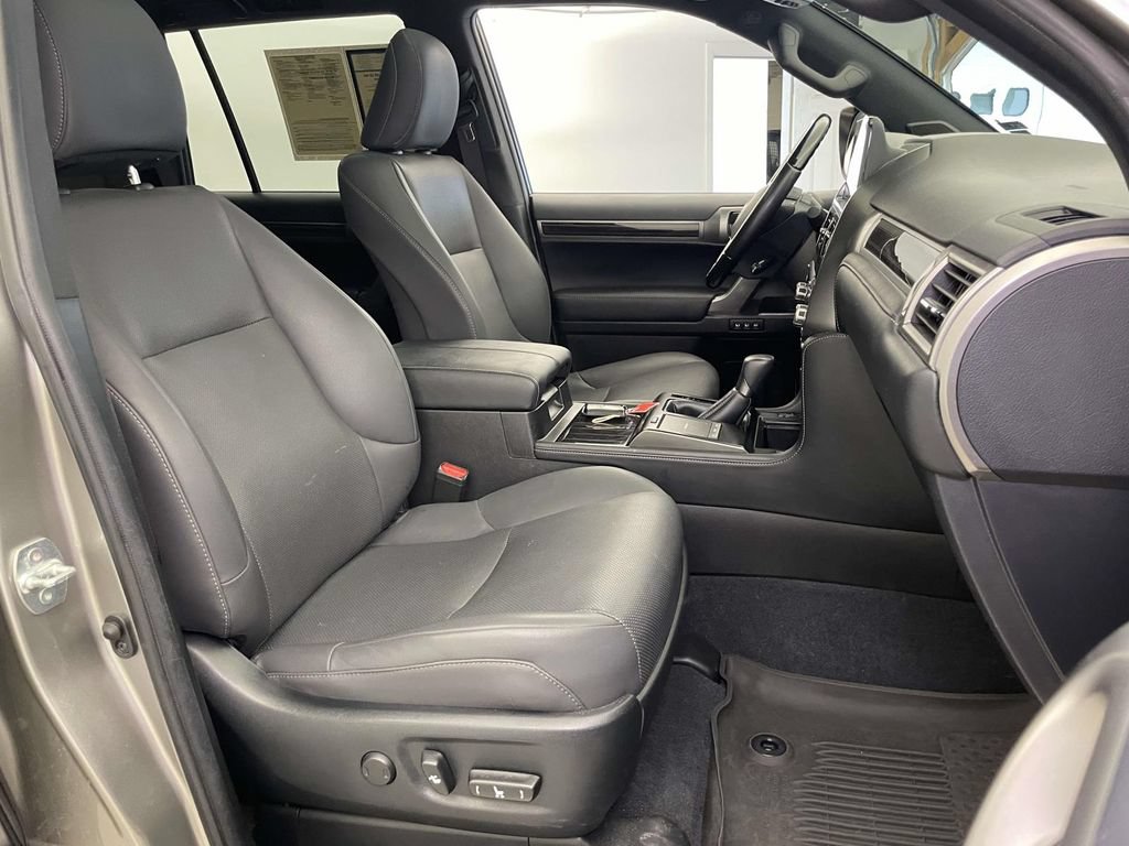 Used 2023 Lexus GX 460 Premium w/ Premium Package AWD/4WD image 18